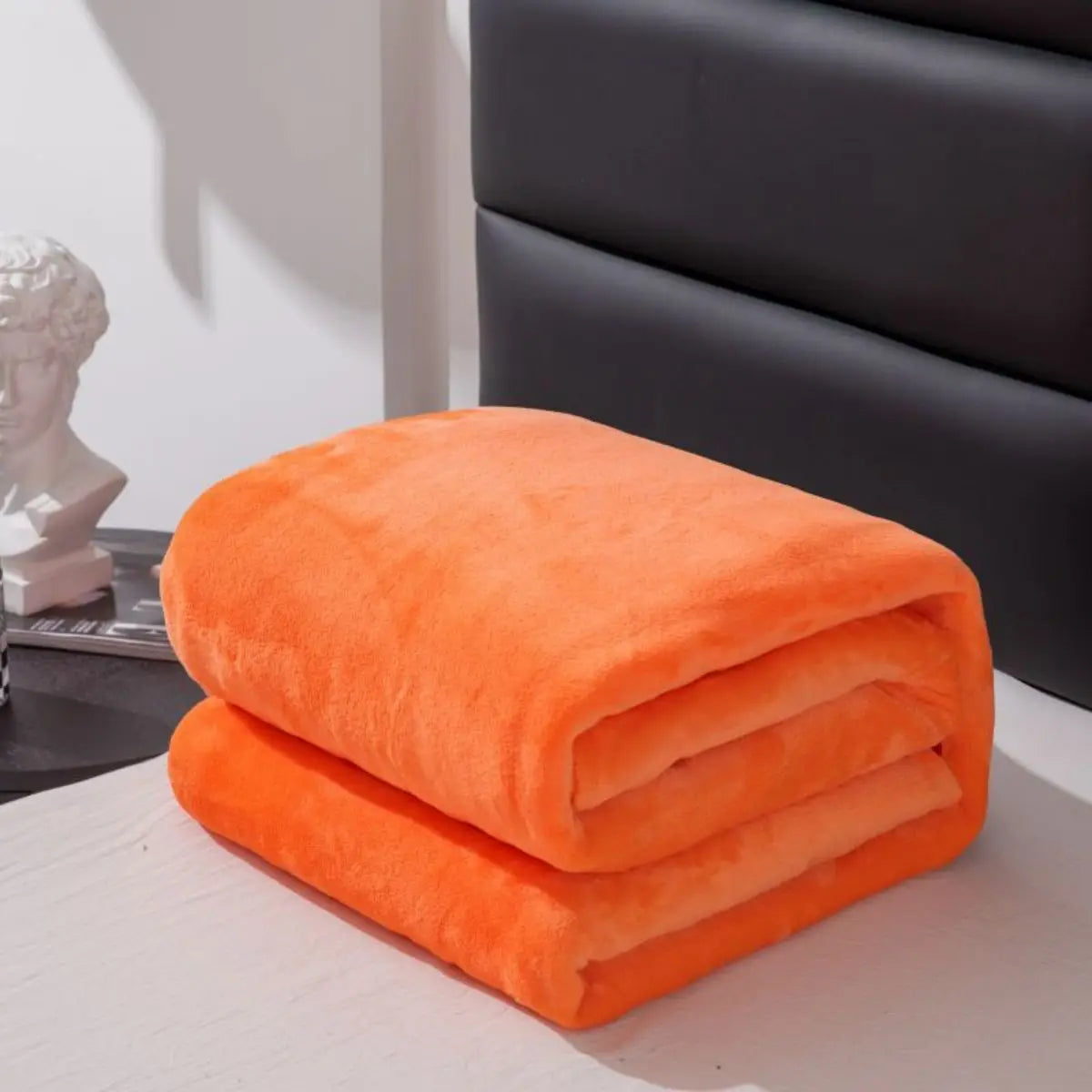 1pc Solid Color Blanket with Thickened Fleece, All Seasons