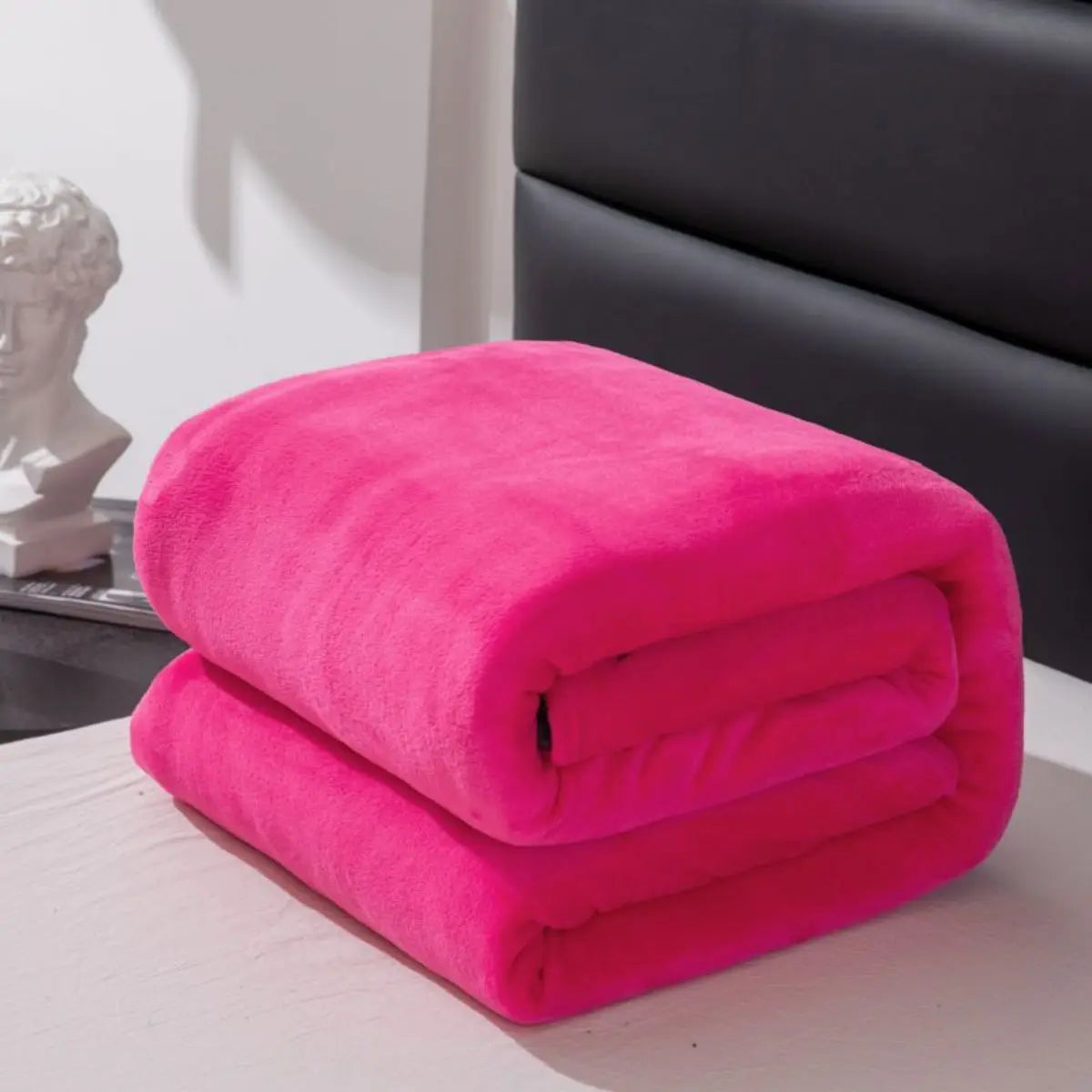 1pc Solid Color Blanket with Thickened Fleece, All Seasons