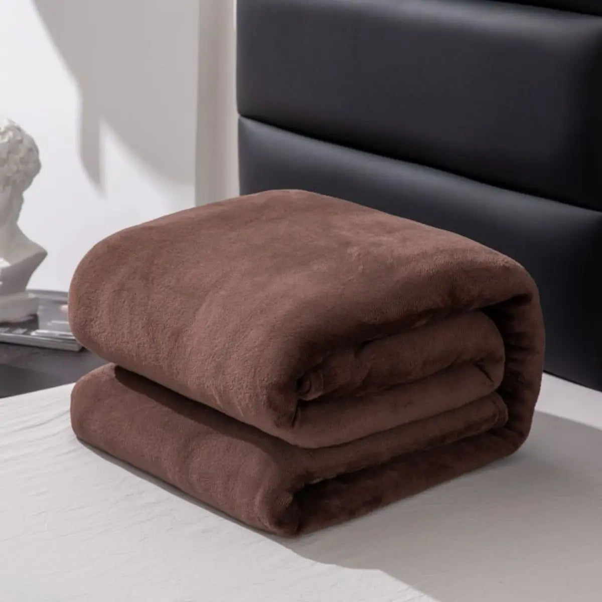 1pc Solid Color Blanket with Thickened Fleece, All Seasons