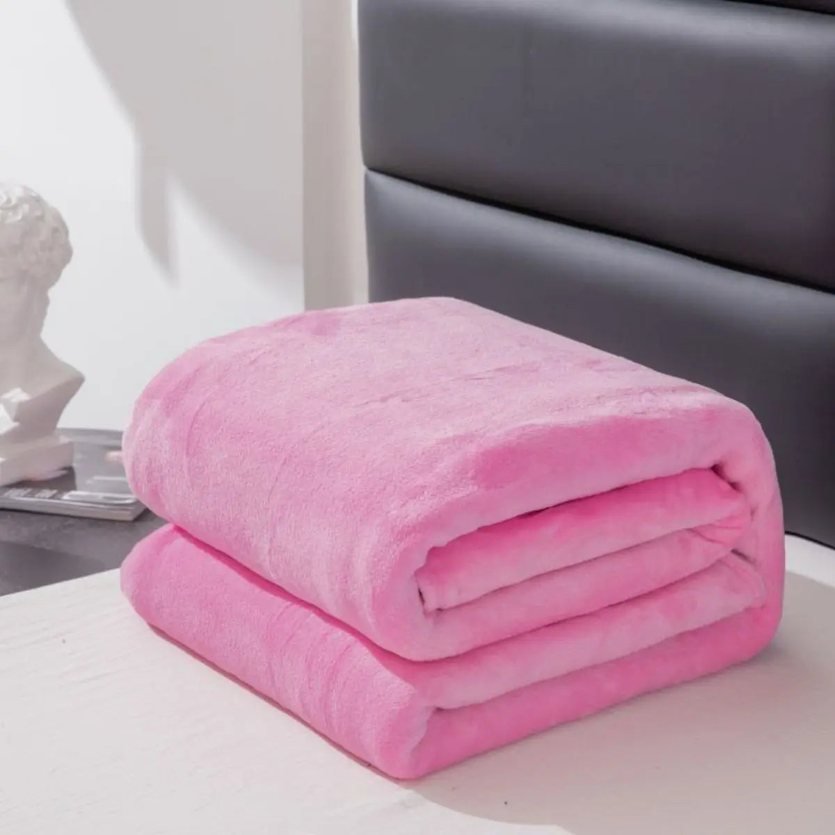 1pc Solid Color Blanket with Thickened Fleece, All Seasons